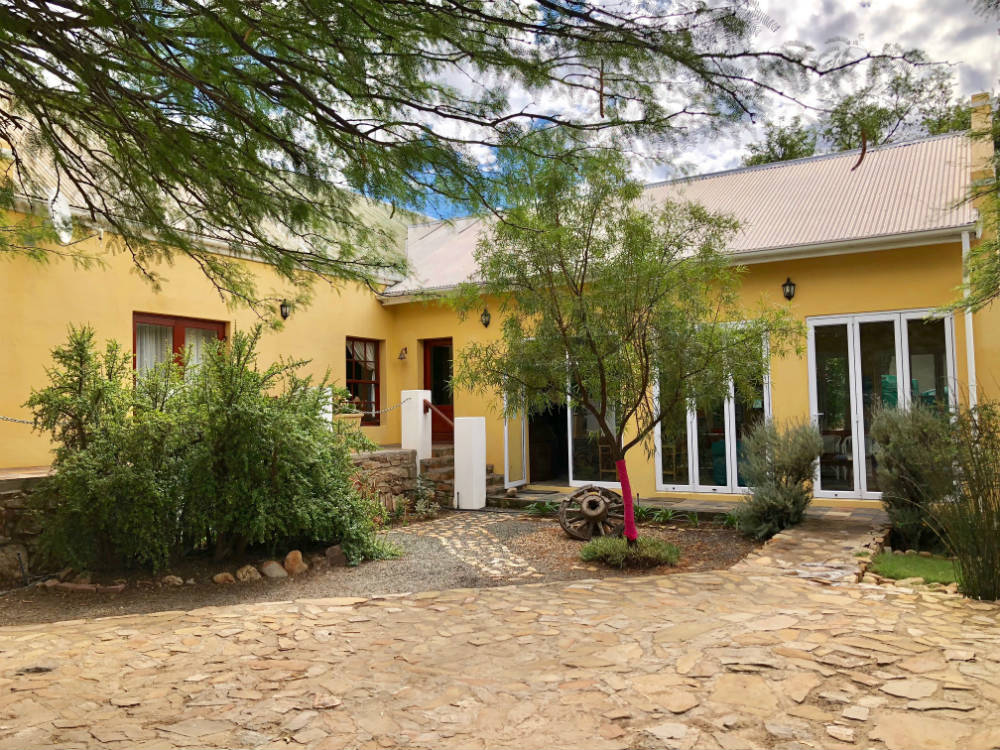 Villa accommodation at Steytlerville Guest House